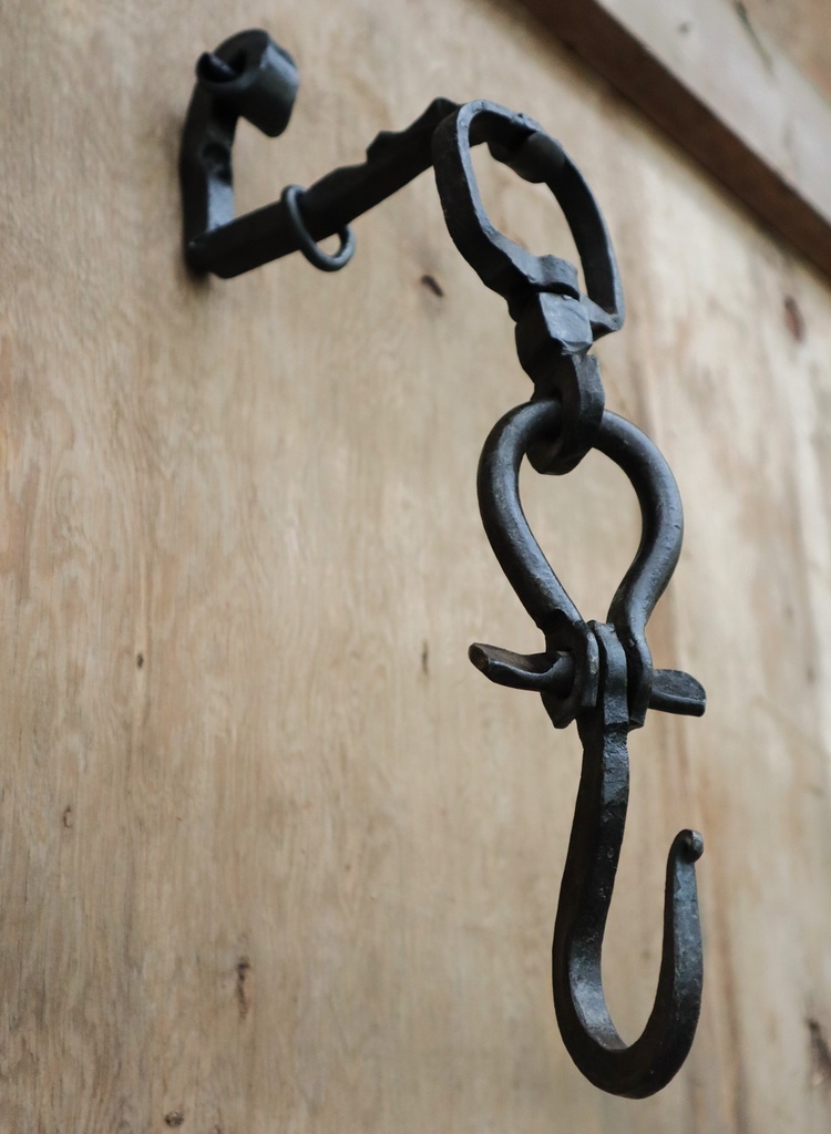 Blacksmithing: Forge a Plant Hanger