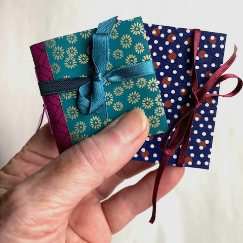 Try it! Tiny Books
