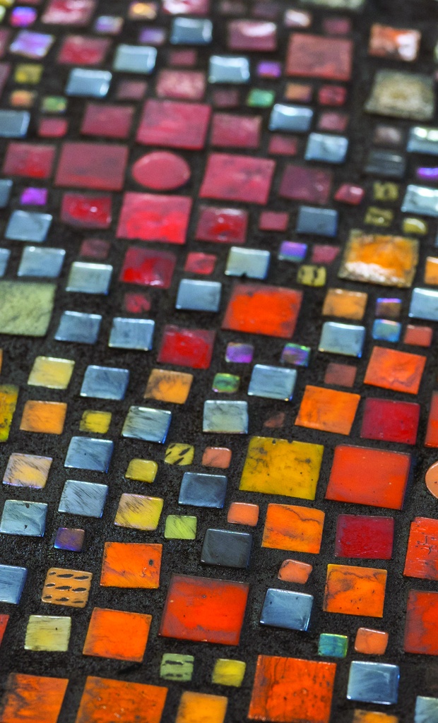 Community Event: Glass Mosaics for BARN's Outdoor Table 