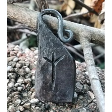 Forge: Blacksmithing a Runes Keychain 